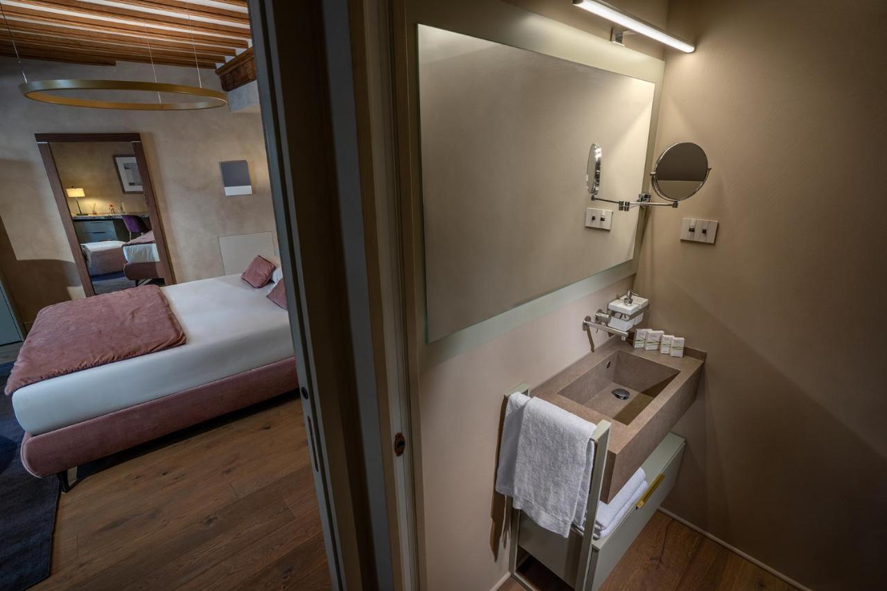 Il Cortile Di San Michele Bed & Breakfast Guarene Luaran gambar