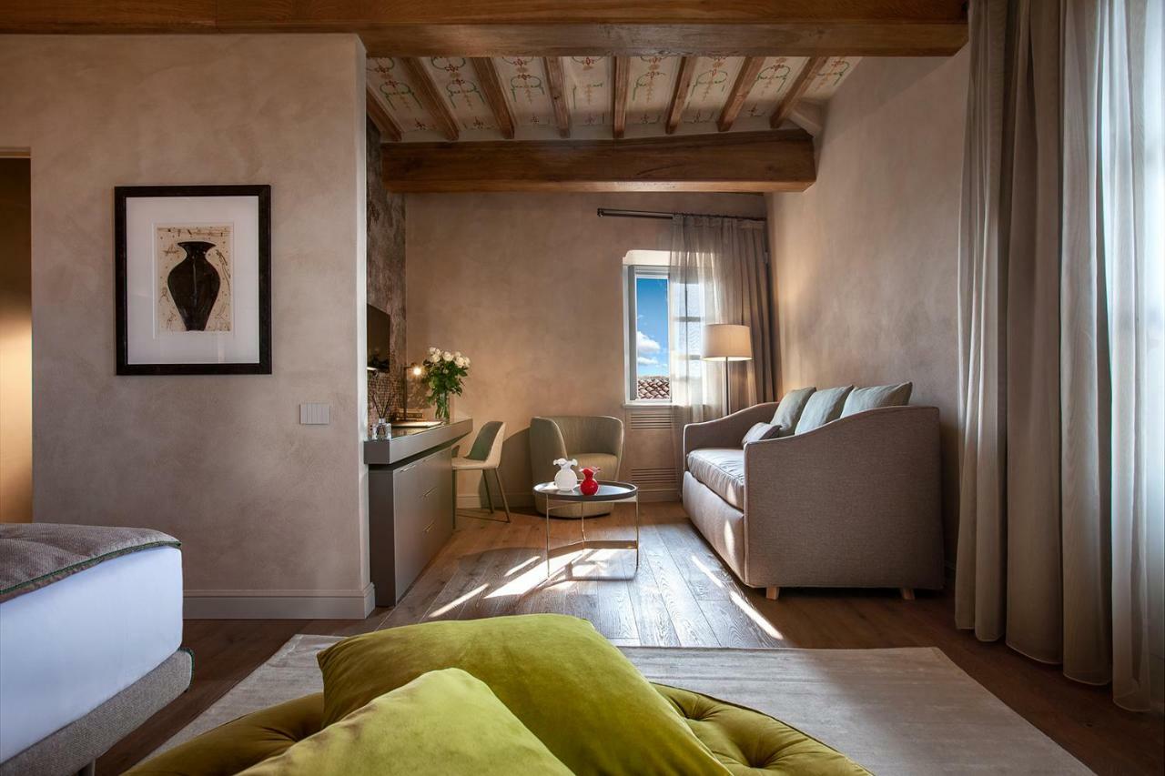 Il Cortile Di San Michele Bed & Breakfast Guarene Luaran gambar